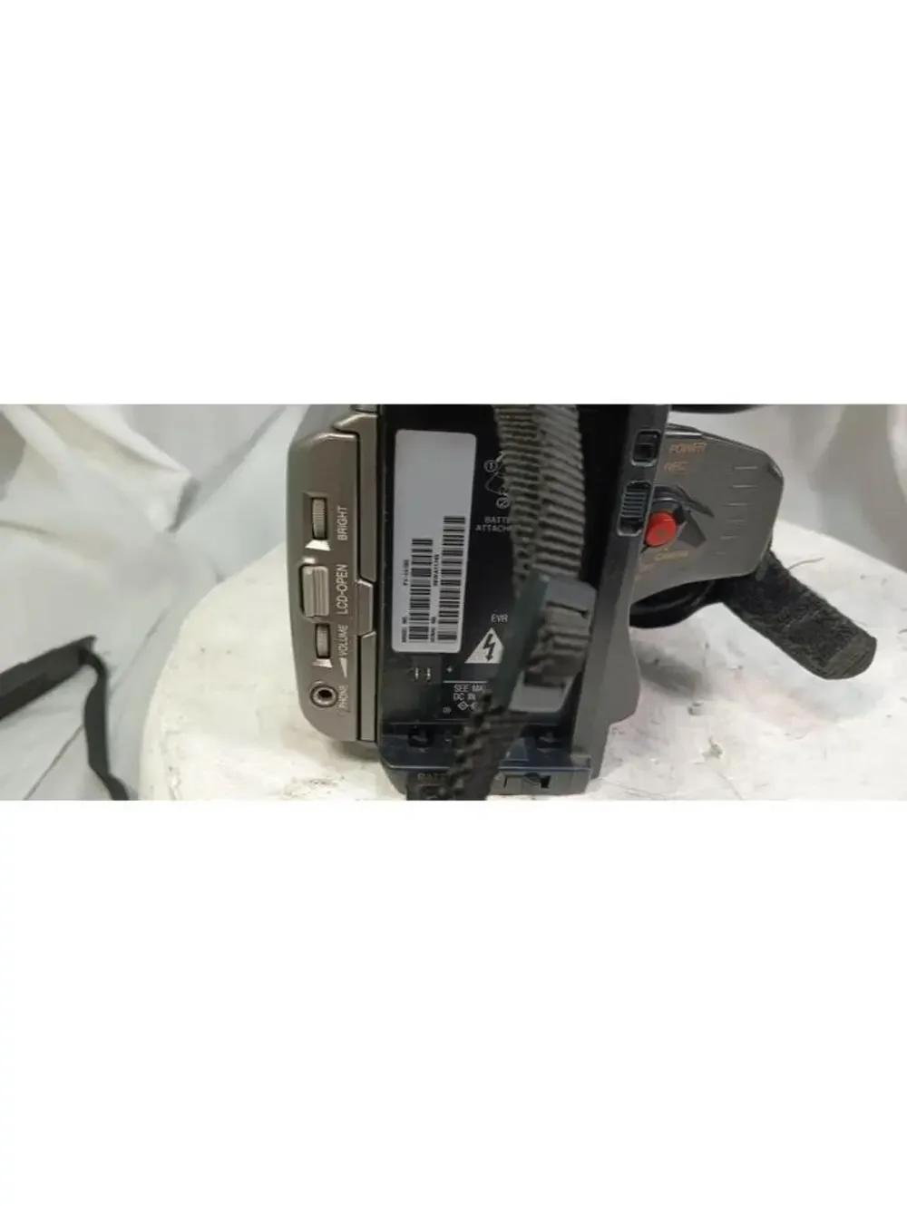 Panasonic PV-L678 Palmcorder Palmsight VHS-C Camcorder 23x Zoom Pre-Owned